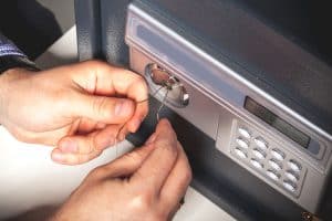 safe locksmith