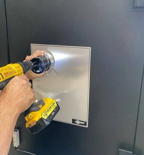 Safe opening locksmith